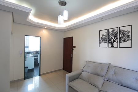 Sala de apartamento à venda com 2 quartos, 82m² em Heliópolis, Belo Horizonte