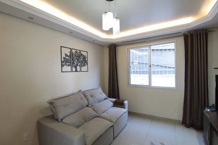 Sala de apartamento à venda com 2 quartos, 82m² em Heliópolis, Belo Horizonte