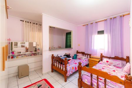 Casa à venda com 215m², 4 quartos e 2 vagasQuarto 2