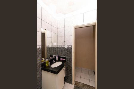 Casa à venda com 215m², 4 quartos e 2 vagasBanheiro 2