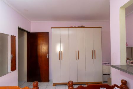 Casa à venda com 215m², 4 quartos e 2 vagasQuarto 2