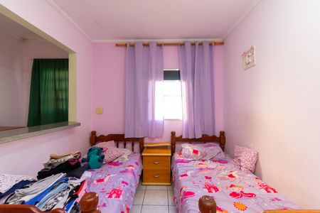 Casa à venda com 215m², 4 quartos e 2 vagasQuarto 2