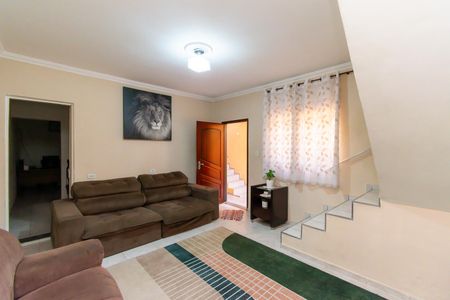 Casa à venda com 215m², 4 quartos e 2 vagasSala