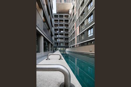 Studio para alugar com 30m², 1 quarto e 1 vaga Studio para alugar com 30m², 1 quarto e 1 vagaPiscina