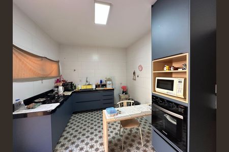 Casa para alugar com 360m², 4 quartos e 5 vagas