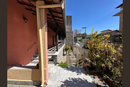 Casa para alugar com 360m², 4 quartos e 5 vagas