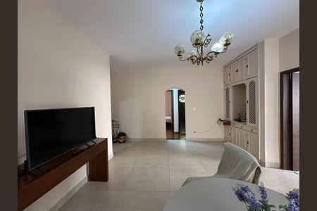 Casa para alugar com 360m², 4 quartos e 5 vagas