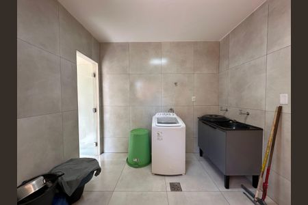 Casa para alugar com 360m², 4 quartos e 5 vagas