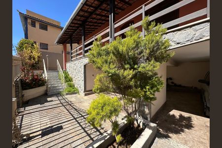 Casa para alugar com 360m², 4 quartos e 5 vagas