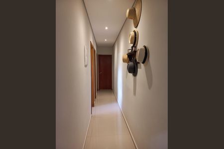 Casa à venda com 115m², 3 quartos e 2 vagas Casa à venda com 115m², 3 quartos e 2 vagasCorredor