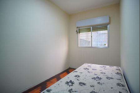 Quarto 2 de apartamento para alugar com 2 quartos, 52m² em Vila Jardim, Porto Alegre