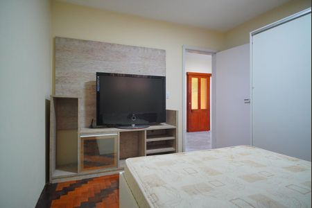 Quarto 1 de apartamento para alugar com 2 quartos, 52m² em Vila Jardim, Porto Alegre