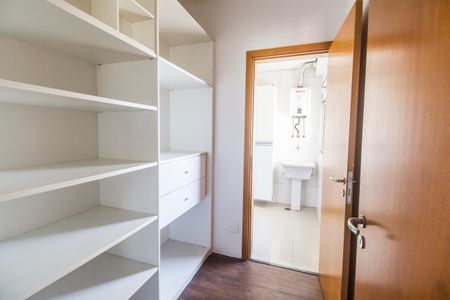 Apartamento à venda com 113m², 2 quartos e 2 vagas Apartamento à venda com 113m², 2 quartos e 2 vagasEscritório