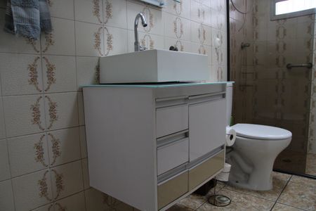 Casa à venda com 585m², 5 quartos e 6 vagasBanheiro Social