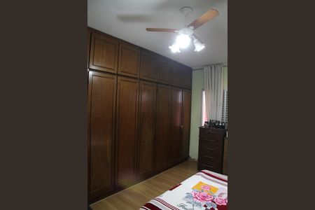 Casa à venda com 585m², 5 quartos e 6 vagasSuíte 2