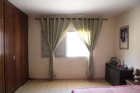 Casa à venda com 585m², 5 quartos e 6 vagasSuíte 1