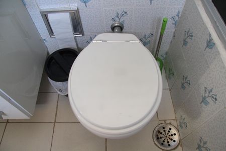 Casa à venda com 585m², 5 quartos e 6 vagasBanheiro da Suíte 1