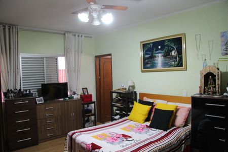 Casa à venda com 585m², 5 quartos e 6 vagasSuíte 2