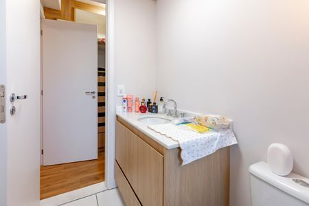 Apartamento à venda com 84m², 2 quartos e 2 vagasBanheiro da Suíte