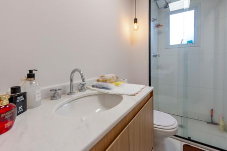 Apartamento à venda com 84m², 2 quartos e 2 vagasBanheiro da Suíte