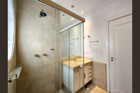 Apartamento à venda com 313m², 6 quartos e 6 vagasBanheiro da Suíte 2