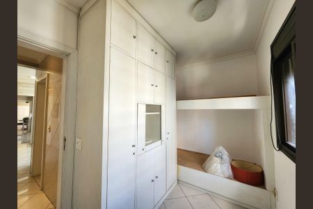 Apartamento à venda com 313m², 6 quartos e 6 vagasQuarto de Serviço 2