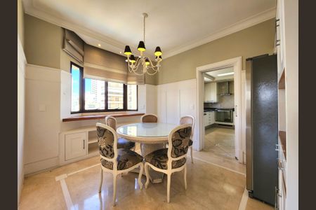 Apartamento à venda com 313m², 6 quartos e 6 vagasCopa