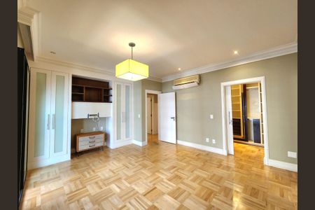 Apartamento à venda com 313m², 6 quartos e 6 vagasSuíte 4