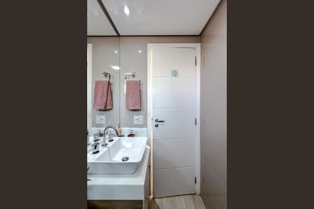 Apartamento à venda com 91m², 2 quartos e 2 vagas Apartamento à venda com 91m², 2 quartos e 2 vagasBanheiro da Suíte 1