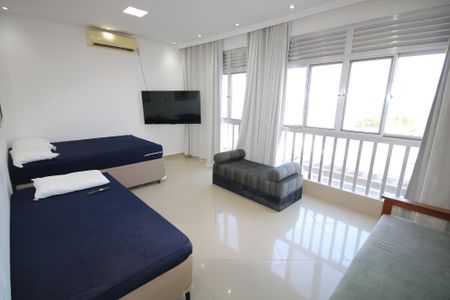 Sala/Quarto de apartamento para alugar com 1 quarto, 46m² em Canto do Forte, Praia Grande