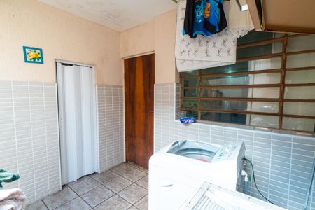 Casa à venda com 125m², 2 quartos e 2 vagas Casa à venda com 125m², 2 quartos e 2 vagasLavanderia