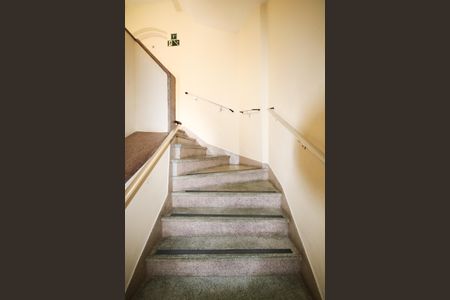 Apartamento para alugar com 80m², 2 quartos e 1 vagaEscada