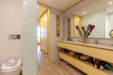 Apartamento à venda com 257m², 3 quartos e 2 vagasBanheiro da Suíte 3