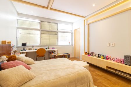 Apartamento à venda com 257m², 3 quartos e 2 vagasSuíte 2