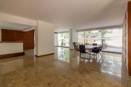 Apartamento à venda com 257m², 3 quartos e 2 vagasÁrea comum - Salão de festas