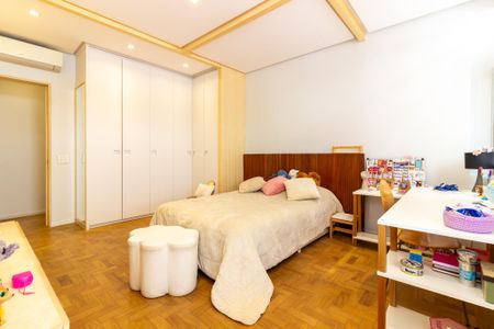 Apartamento à venda com 257m², 3 quartos e 2 vagasSuíte 2