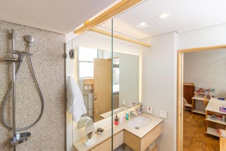 Apartamento à venda com 257m², 3 quartos e 2 vagasBanheiro da Suíte 2