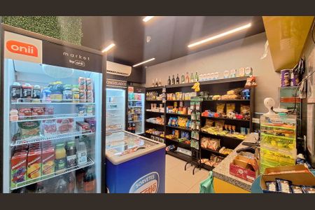 Apartamento à venda com 28m², 1 quarto e sem vagaMini Mercado