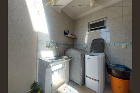 Casa à venda com 167m², 3 quartos e 2 vagasÁrea de Serviço