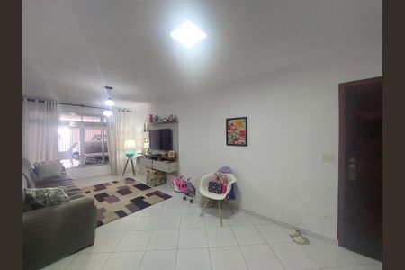 Casa à venda com 167m², 3 quartos e 2 vagasSala