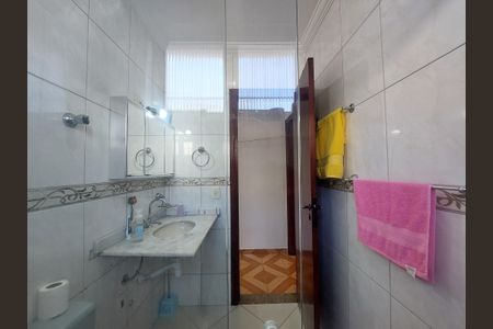 Casa à venda com 167m², 3 quartos e 2 vagasBanheiro 2