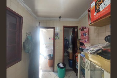 Casa à venda com 167m², 3 quartos e 2 vagasQuarto de Serviço