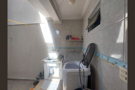 Casa à venda com 167m², 3 quartos e 2 vagasÁrea de Serviço