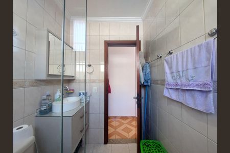 Casa à venda com 167m², 3 quartos e 2 vagasBanheiro 1