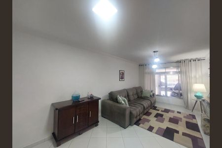 Casa à venda com 167m², 3 quartos e 2 vagasSala