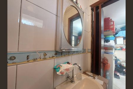 Casa à venda com 167m², 3 quartos e 2 vagasBanheiro de Serviço