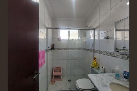 Casa à venda com 167m², 3 quartos e 2 vagasBanheiro 2