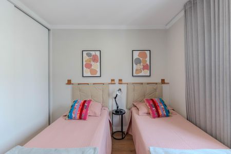 Apartamento à venda com 217m², 3 quartos e 2 vagasQuarto 2