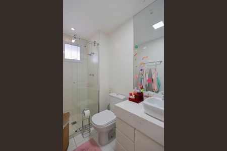 Apartamento à venda com 220m², 3 quartos e 4 vagas Apartamento à venda com 220m², 3 quartos e 4 vagasBanheiro da suíte 2