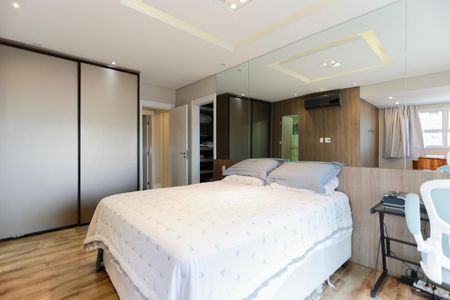 Apartamento à venda com 220m², 3 quartos e 4 vagas Apartamento à venda com 220m², 3 quartos e 4 vagasSuíte 1